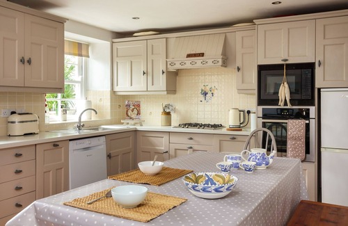 Salcombe Cottage | Stone cottage in central Salcombe sleeps 8