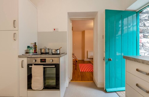 Swanage House | Stone Cottage - Swanage