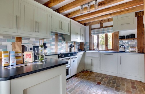 Hinton House | Stone Cottage - Three Bedroom House, Sleeps 6