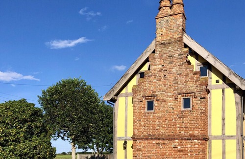 Hinton House | Stone Cottage - Three Bedroom House, Sleeps 6