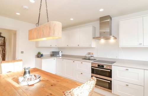 Chathill Cottage | STONE CROFT HOUSE, luxury holiday cottage, with open fire in Beadnell