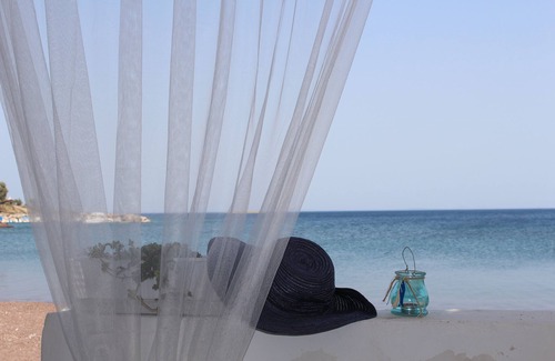 Tsonia Apartment | Stone house on the red beach of Tsonia, Lesvos.nn