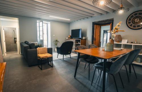 Achadinha House | Stone House