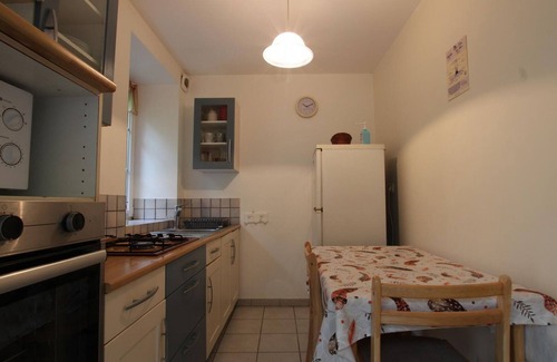 Gratot Cottage | Stone house with private yard and wifi in Gratot