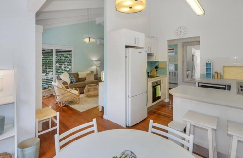 Avoca Beach Apartment | Stone's Throw From The Beach