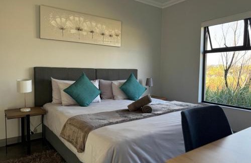 Muldersdrift Villa | Stone`s Throw Manor