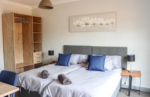 Muldersdrift Villa | Stone`s Throw Manor