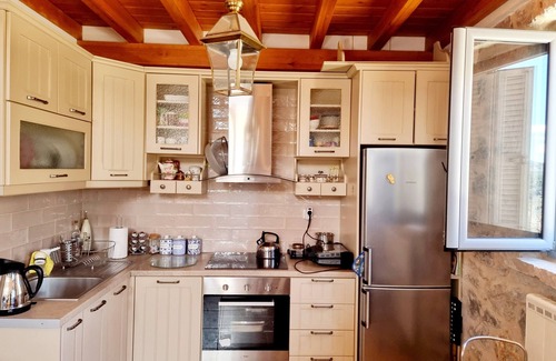 Levidhion House | Stone Suites & Villas by Open City Hotel