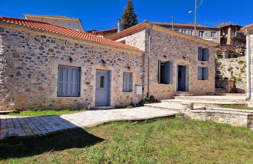 Levidhion House | Stone Suites & Villas by Open City Hotel