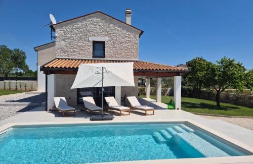 Valtura Villa | Stone villa with private pool