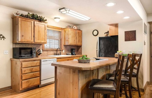 Branson West Cabin | Stonebridge Lodge #56 - 4 Bedroom with Private Grills! Right by SDC, Private Lake! | 56