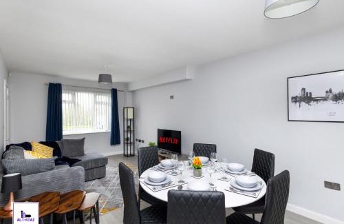 Leeds Apartment | Stonecliffe Homes by Alt-Stay Leeds 6 Bedroom Contractor and Corporate Accommodation - 2x Semi Detached Houses with 2 Kitchens, 2 Living Rooms, 4 Bathrooms, Parking, Netflix and Fast Wi Fi - Long Stay Ready with Weekly and Monthly Rates