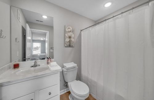 New Albany Apartment | Stonecrest 716, 2bd Apt I Free Parking I Pool