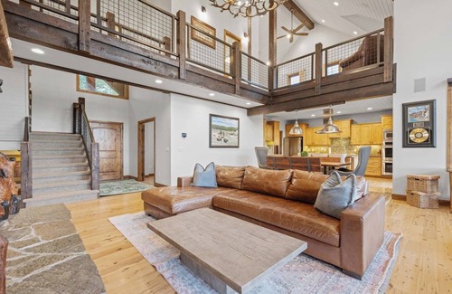 Ashton Apartment | Stonefly Lodge | Henry`s Fork Riverfront Luxury