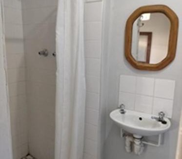Oudtshoorn Apartment | Stonehenge Cottage