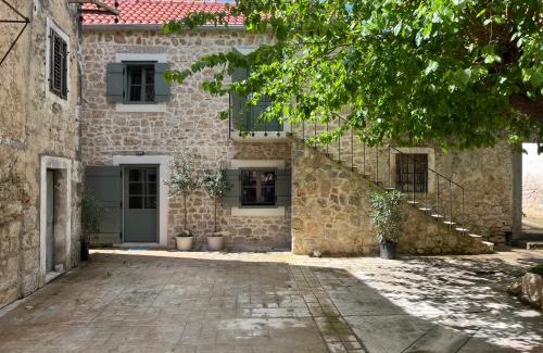 Obrovac Apartment | Stonehouse Zrmanja