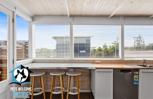 Hayborough House | Stones Throw to Beach & Chiton Surf Club - Seaside on Seagull