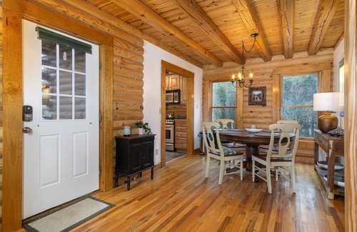 Black Mountain Cabin | Stoney Creek Cabin | Creekside Cabin with Fire Pit & Hot Tub!