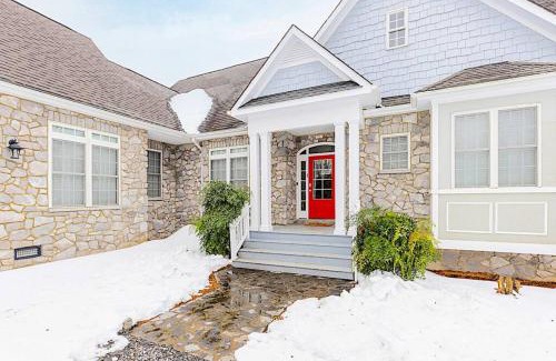 Nellysford House | Stoney Creek Cottage Minutes to Wintergreen
