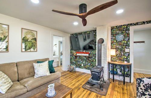 Nellysford House | Stoney Creek Cottage Waterfront Hot Tub, Fire Pit