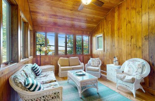 Moultonborough House | Stoneybrook Retreat Haven - The Carriage House