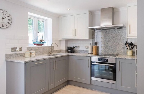 Port Gaverne Cottage | STOP TIDE, family friendly, with a garden in Port Isaac