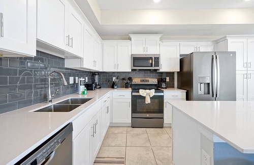 Kissimmee Condo | Storey Lake Escape | Lazy River & near Disney!
