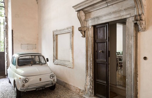 Verona City Centre Apartment | Storico palazzo con giardino privato vicino Piazza Erbe