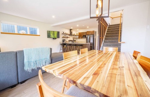 Ucluelet Cabin | Storm Bay | Family Home with Hot Tub & Inlet View