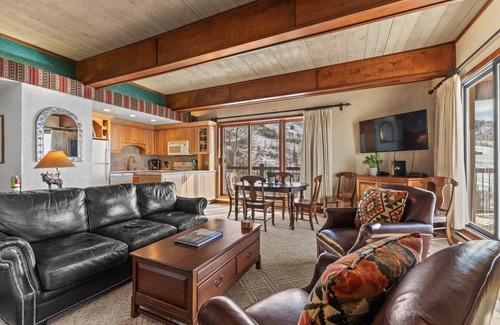 Steamboat Springs Condo | Storm Meadows Club A-219: Corner Unit w/Amazing Panoramic Views + Club Amenities, Ski In/Out