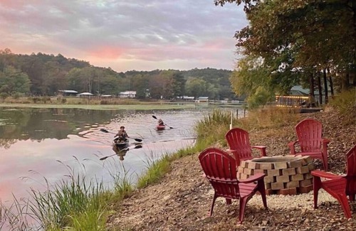 Sylacauga Cottage | Storybook Cottage on Lay Lake
