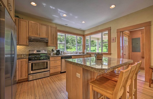 Hood River House | 'StoryBook Glade’ Historical Homestead w/Views!