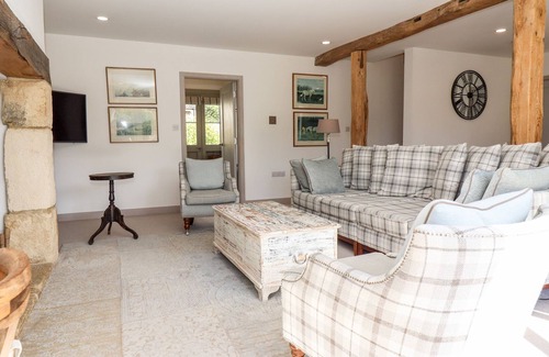 Churchill House | STOW COTTAGE BARN, pet friendly, luxury holiday cottage in Kingham