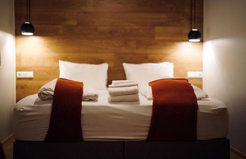 Hella Hotel | Stracta Hotel