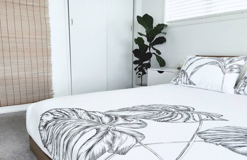 Ahipara House | Straight across the road from the beach, make the very best of coastal living.