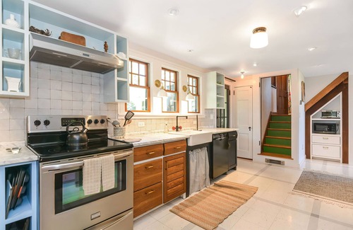 Rockport House | Straitsmouth Cove: Outstanding ocean views at Gap Head Cove in Rockport.