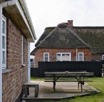 Fjand Badeby House | Strandfogedgården