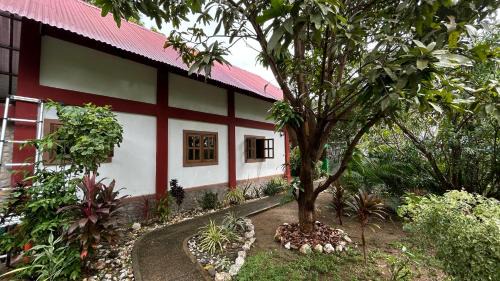 Sibuyan Island House | Strandhaus auf Sibuyan Island nahe Cresta de Gallo - Marevic's Guesthouse 2