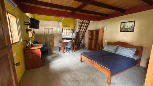 Sibuyan Island House | Strandhaus auf Sibuyan Island nahe Cresta de Gallo - Marevic's Guesthouse 2