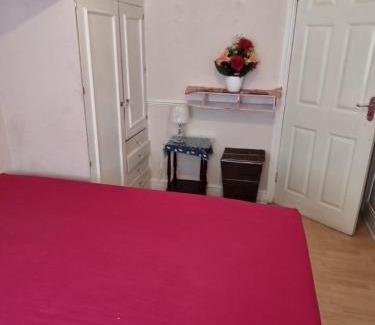 Luton Apartment | Strangers Way