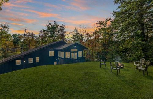 Jackson House | Strasse Ski Chalet Hot Tub Dog-Friendly Skiing