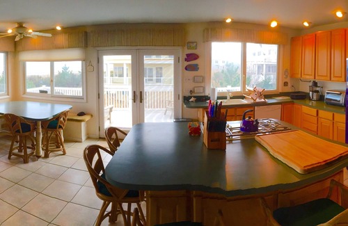 Strathmere House | Strathmere's beloved cottage-on-stilts with the sweeping ocean views