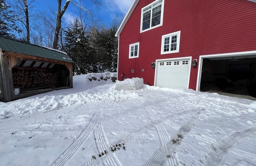 Stratton Mountain House | Stratton High Meadow 4BR - 10 beds, Pro Kitchen, Finished Basement, Mtn. Shuttle