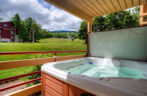 Stratton Mountain House | Stratton Mountain Ski in Ski out Hot Tub