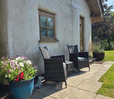 Halesworth Apartment | Straw Bale Cottage