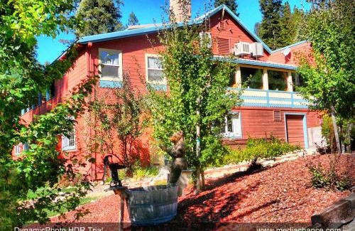 Strawberry Hotel | Strawberry Inn