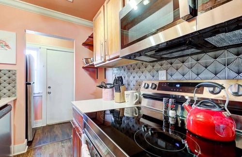 Central Oklahoma City Apartment | Strawberry Lodge-adorable duplex in central NW OKC