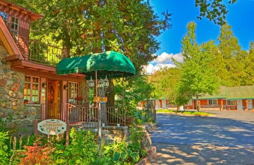 Mount Shasta Hotel | Strawberry Valley Inn