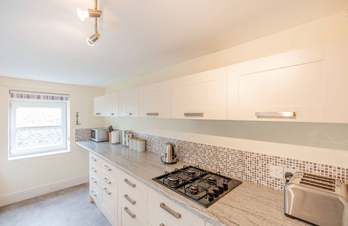 Harrogate House | Strayside Cottage Harrogate. Dog friendly. 5 min walk hospital. 15 min walk town