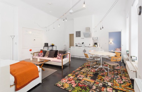 Landstrasse Apartment | Streetview Wien – First Class Apartment at Belvedere Palace – 60sqm